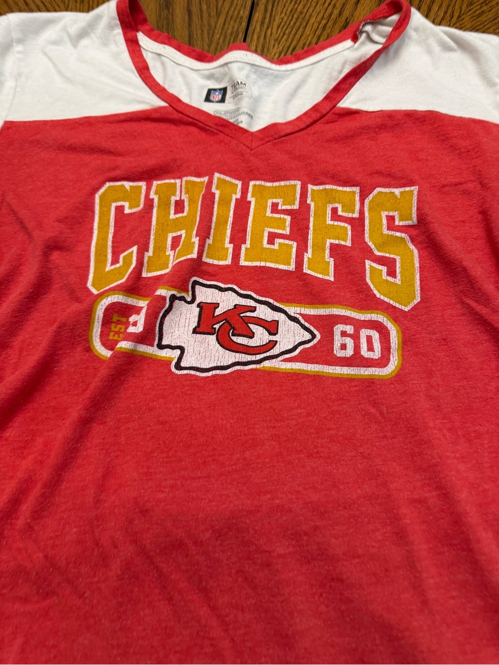 NFL Women's Kansas City Chiefs Red and White Raglan Long Sleeve Tee - Picture 3 of 4
